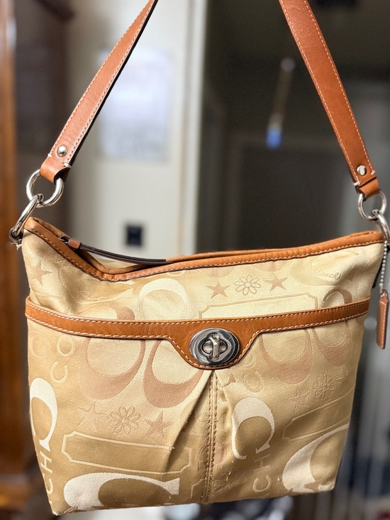 Coach Handbags - Coach Sara Shoulder Bag
